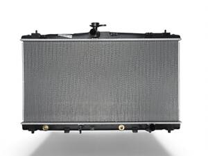 Радиатор охлаждения на Camry