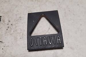 Рамка кнопок аваріїки Skoda Octavia Tour (1U0857586)