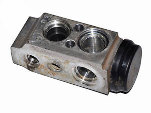 Расширительный клапан 976042B100 HYUNDAI Santa Fe CM 06-12; KIA Sorento XM 09-15