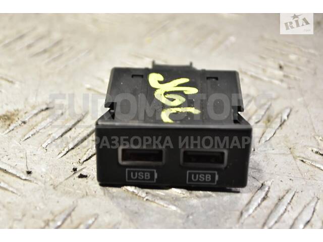 Разьем USB Jeep Grand Cherokee 2010 68145567AA 342230