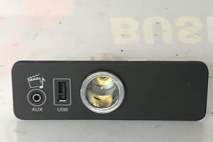 Разъем AUX / USB прикуриватель Land Rover Range Rover Evoque 2012-2021 CPLA-19C166-CB