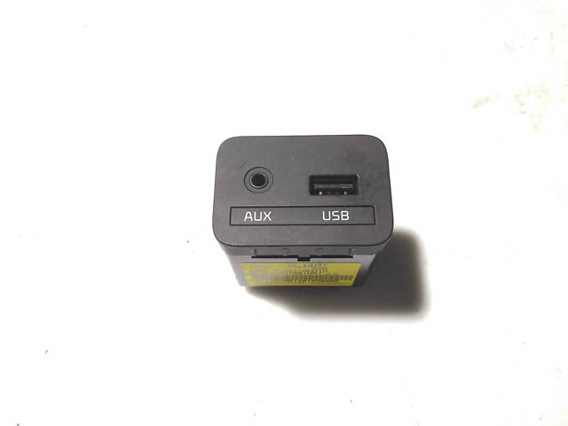 Разъем AUX USB 961103W700 KIA Sportage SL 10-15