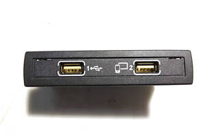 Роз’єм USB A1728201600 MERCEDES-BENZ GLS X166 16-19