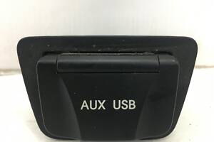 Роз'єм USB/AUX HYUNDAI SANTA FE CM 2006-2009 96121-2W000