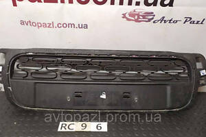 RC0096 9812061877 решетка бампера Peugeot/Citroen C3 16- 33/04/03/