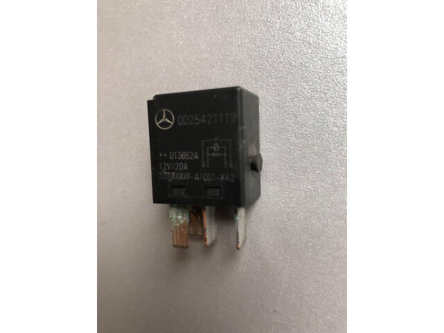 Реле Mercedes 0025421119