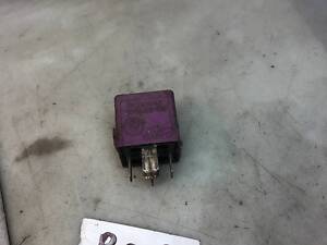 Реле вентилятора кондиционера Siemens BMW 5 E39 61361388911 / V23134E59X107