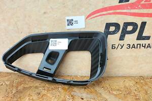 Renault Captur II 2019- решетка накладка бампера туманки левая 261A31728R