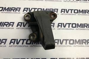 Кронштейн подвесного подшипника Renault Megane II 1.9 DCI 2002-2009 8200187544