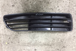 Решетка бампера правая AUDI A4 B5 8D0807346G (96-01 г.)