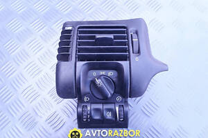Решітка наддува дефлектор правий з регулятором фар на Opel Vectra B 1995 - 2002