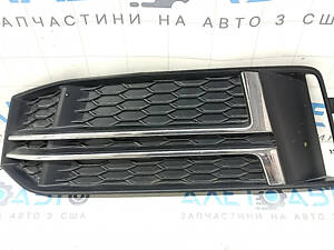Решетка переднего бампера левая Audi A4 B9 17-17 s-line, без радара, светлый хром, песок