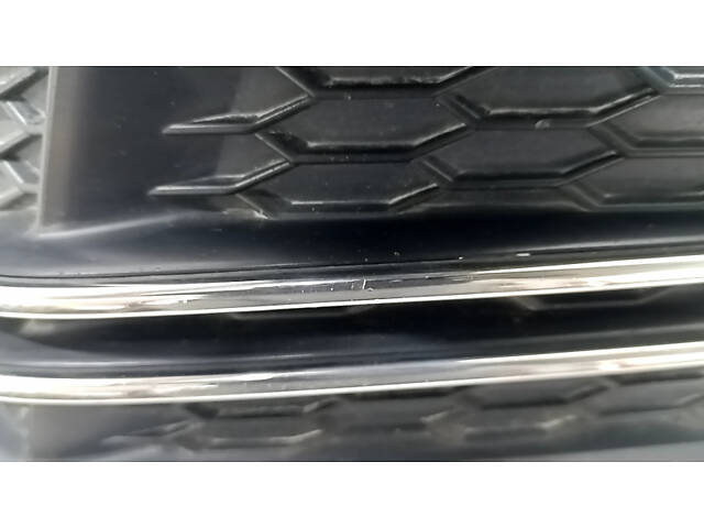Решетка переднего бампера левая Audi A4 B9 17-17 s-line, без радара, светлый хром, песок - Фото 4