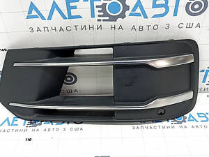 Грати переднього бампера ліва Audi Q7 16-19 хром під парктронік без радара, без заглушки