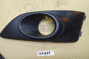Решетка противотуманной фары левая Chevrolet Aveo T300 2011-2018 000044237