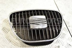 Решітка радіатора -06 Seat Ibiza 2002-2008 6L0853654 332568