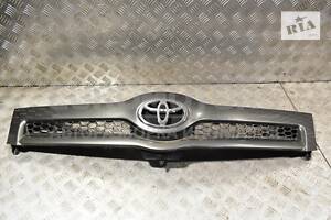 Решітка радіатора -07 Toyota Corolla Verso 2004-2009 531110F020 2