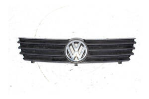 Решетка радиатора 99- 6N0853655 VW Polo 94-01