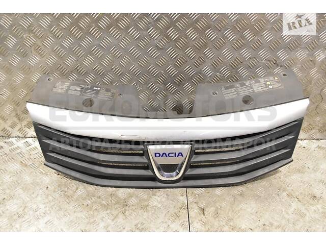 Решетка радиатора Dacia Sandero 2007-2013 8200735104 300778