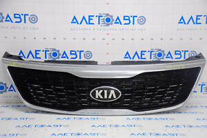 Решетка радиатора grill Kia Sorento 14-15 рест, тычки, трещины