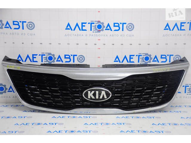 Решетка радиатора grill Kia Sorento 14-15 рест, тычки, трещины