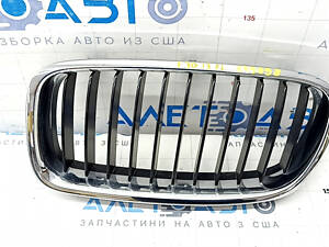 Решетка радиатора grill левая BMW 3 F30 4d 12-18