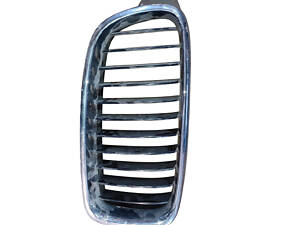 Решетка радиатора хромированная правая 51137255412 BMW 3 F30-80 12-19