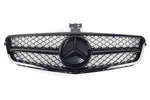 Решетка радиатора на Mercedes C-Class W204 2007-2014 год AMG стиль ( Черный глянец )