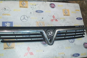 Решетка радиатора Opel Vivaro 2001-2014 8200044888