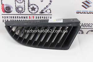 Решетка радиатора правая Mitsubishi Colt (Z30) 2004-2012 MN127774XA