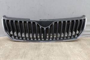 Решітка хром радіатора переднього бампера Skoda Superb 2 B6 (2008-2013) 3T0853668A Деф. (надриви)