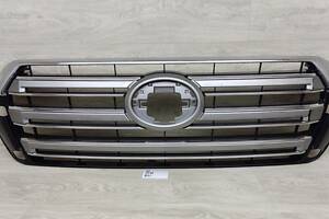 Решетка накладка хром радиатора переднего бампера Toyota Land Cruiser J200 (2015-2021) 53114-60160 Деф. (хром)