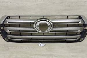 Решетка накладка хром радиатора переднего бампера Toyota Land Cruiser J200 (2015-2021) 53114-60160 Деф. (трещины)