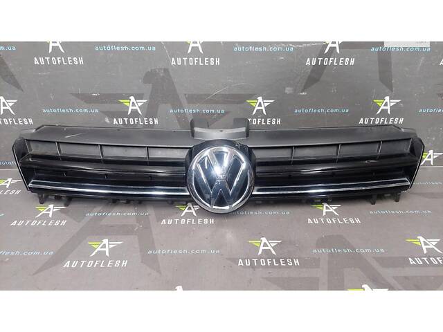 Решітка радіатора 5G0853651A, 5G0853653E Volkswagen Golf VII 12-17 бу