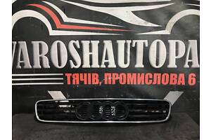 Решітка радіатора Audi A3 8L 8L0807683 5328