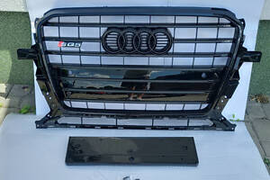 Решітка радіатора Audi Q5 2012-2015 стиль SQ5 Black Edition