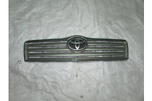 Решітка радіатора дорест дефект Toyota Avensis T25 2003-2008