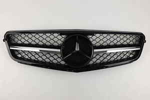 Решітка радіатора на Mercedes C-Class W204 2007-2014 рік AMG стиль (Чорний глянсовий з хром вставкою)