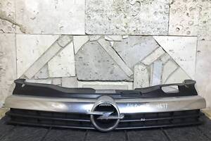 Решетка радиатора Opel Astra H 461088395 4677