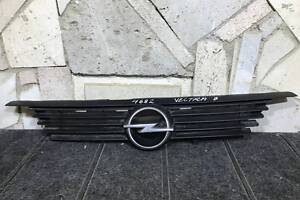 Решітка радіатора Opel Vectra B 90568226 4682