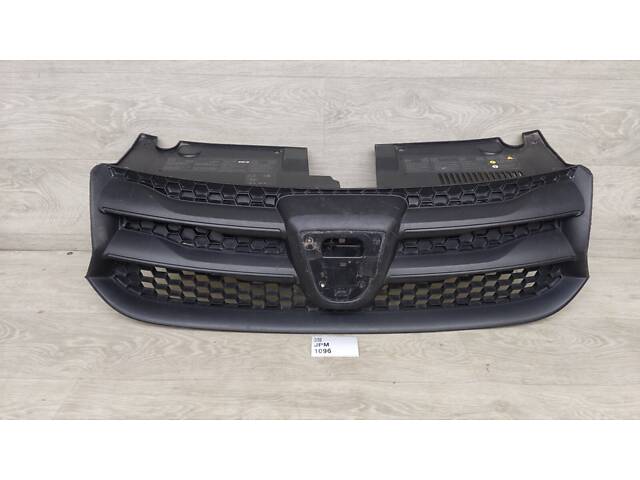 Решетка радиатора переднего бампера Dacia Logan 2 Sandero 2 (2013-2016) 623107634R - Фото 1