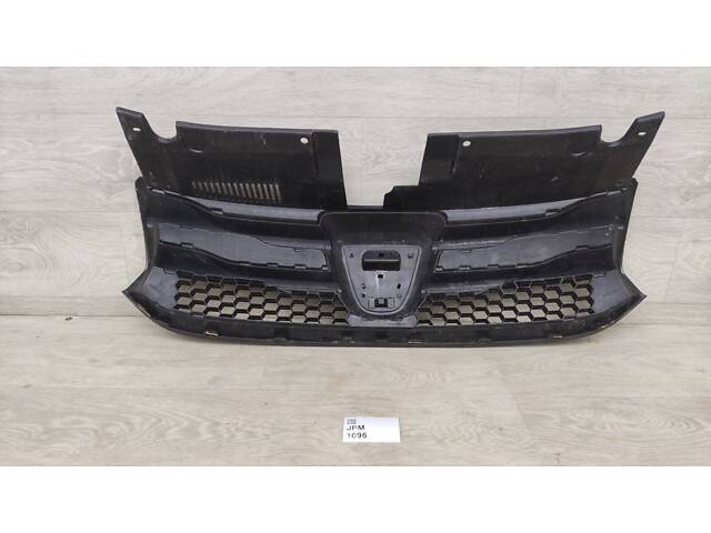 Решетка радиатора переднего бампера Dacia Logan 2 Sandero 2 (2013-2016) 623107634R - Фото 4