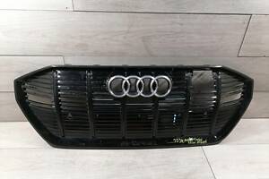 РЕШЕТКА РЕШИ AUDI E-TRON 4KE853651