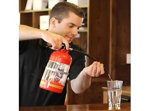 Резервуар RESTEQ для коктейлів у вигляді вогнегасника — ємність 1,5 л для алкоголю та напоїв, штоф-диспенсер для віскі, пива та