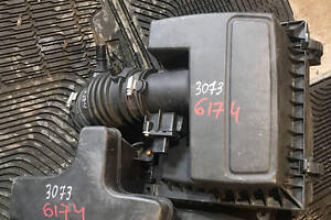 Резонатор повітряного фільтра Ford Fusion седан mk5 2.5 13- DS739A600BB