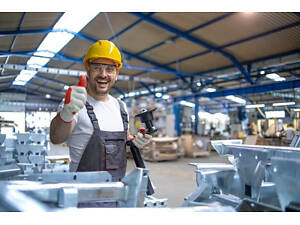 Робітники на виробництво