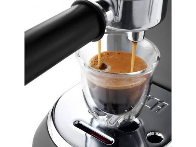 Рожкова кавоварка еспресо DeLonghi EC685.BK - Фото 4
