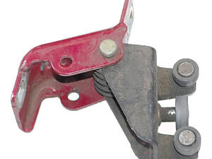 Ролик боковой двери левой средний 7700354515 RENAULT Kangoo 97-07; NISSAN Kubistar 03-08