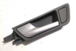Ручка двери внутренняя задняя левого хромированная 8R0839019A AUDI Q5 08-16