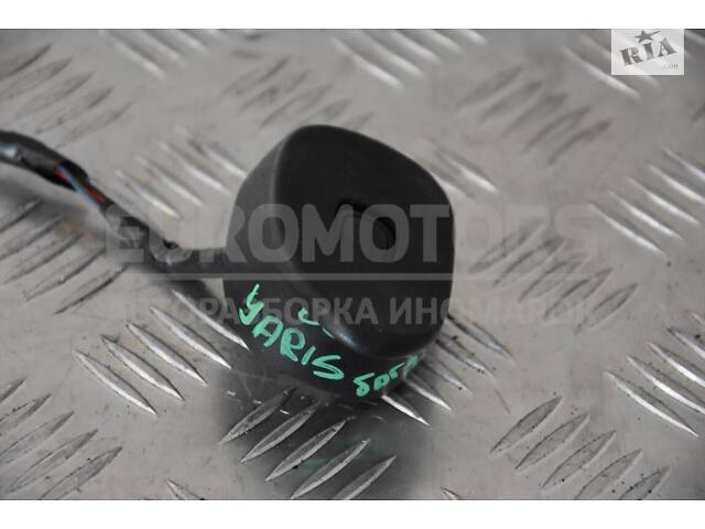 Ручка крышки багажника наружная Toyota Yaris 2006-2011 6921552060